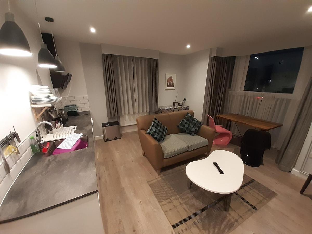 Cotswold Aparthotel Страуд Экстерьер фото