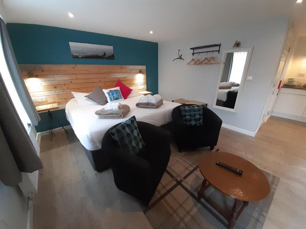 Cotswold Aparthotel Страуд Экстерьер фото
