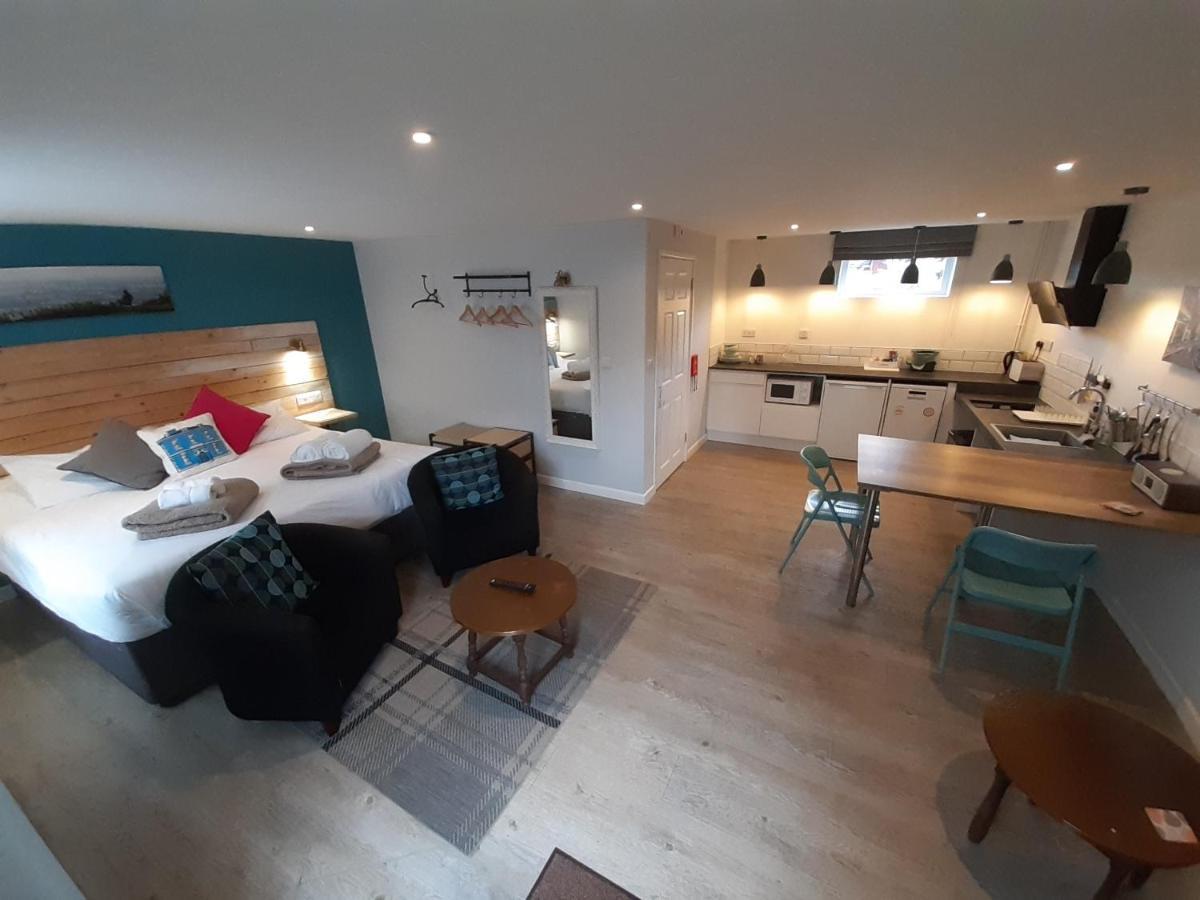 Cotswold Aparthotel Страуд Экстерьер фото